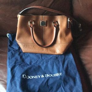 Small Dooney and Bourke purse